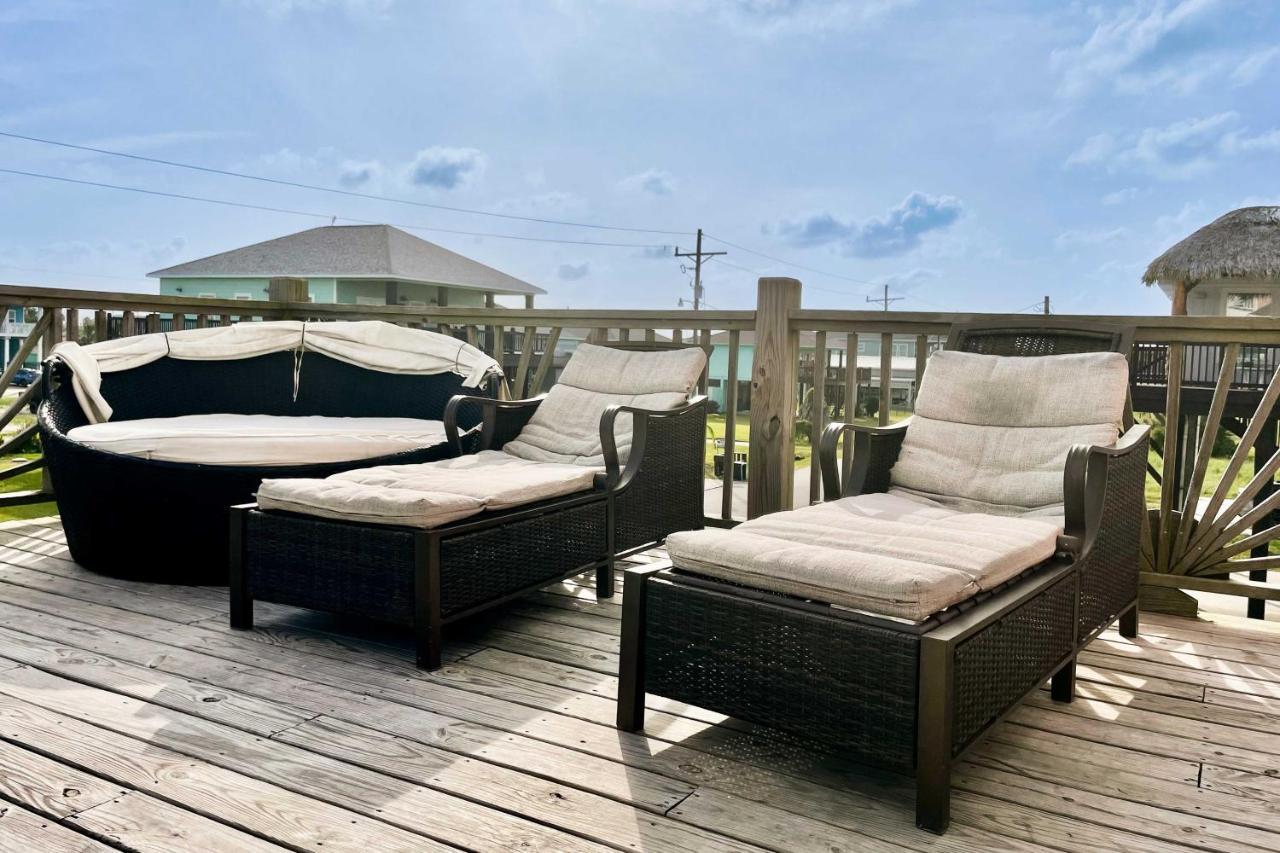 Chic Crystal Beach Escape With Deck - Walk To Beach! Bolivar Peninsula Exterior photo